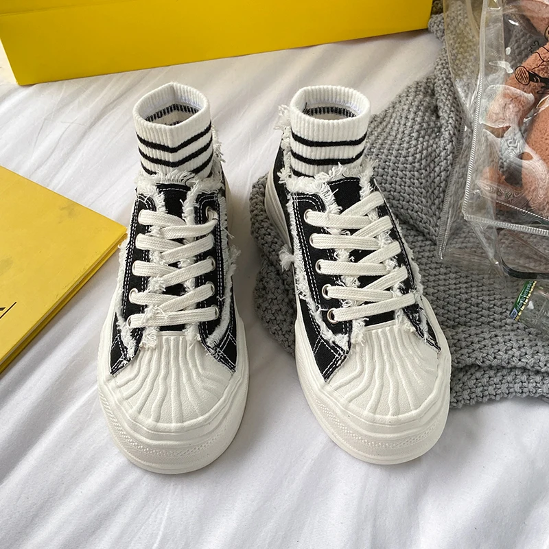 

2021 new large head canvas shoes women's low top retro ins tide thick soled shoes women's casual Korean version