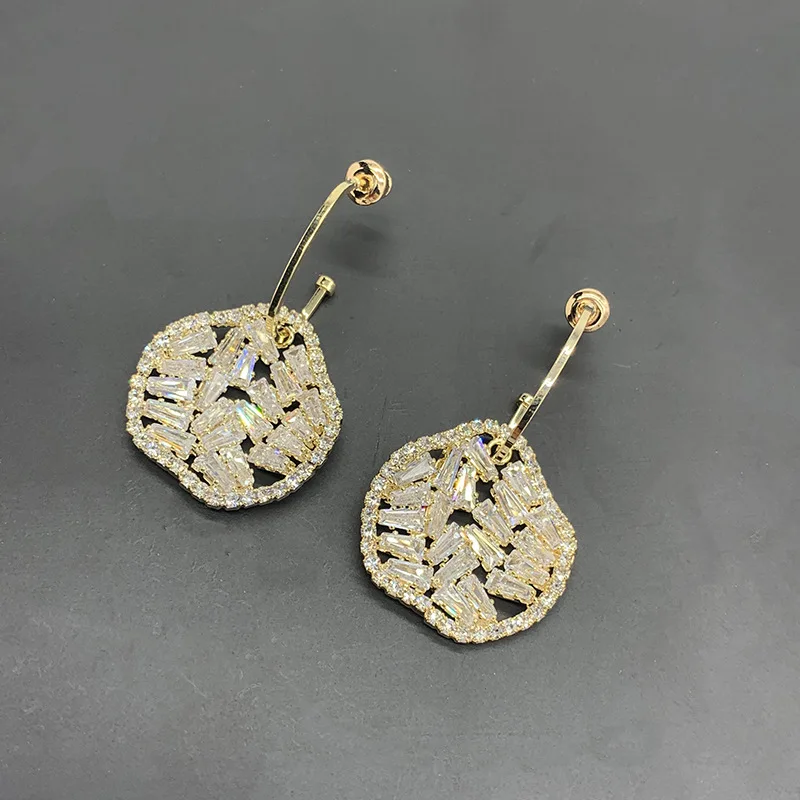 

Fashion personality geometric earrings irregular diamond stitching zircon earrings round pendant earrings women