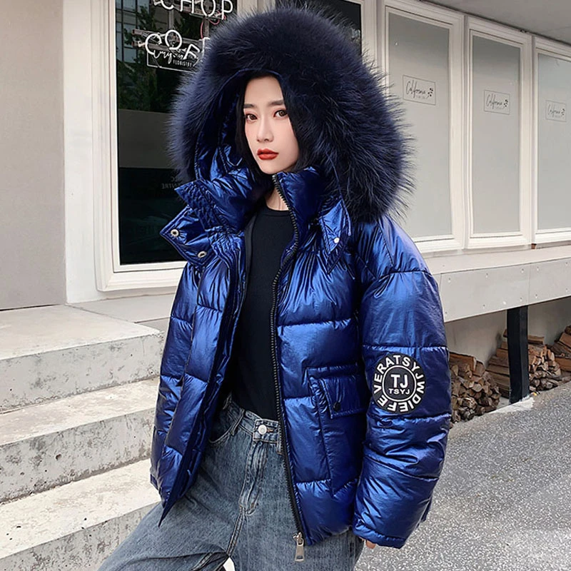 Зимняя женская куртка большого размера теплая утолщенная с капюшоном мехом