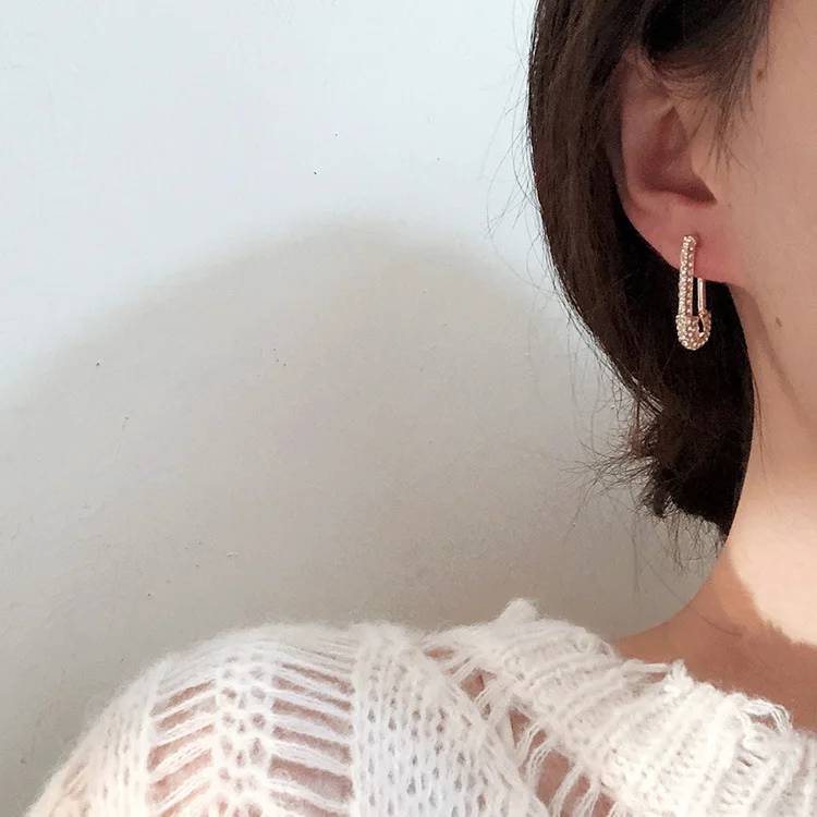 

Unique Paperclip Safety Earrings Women Pin Star Full Micro Pave CZ Sparking Bling European Unique New Earring Jewelry Gift