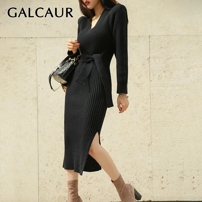 Женское трикотажное платье средней длины с v образным вырезом и длинным