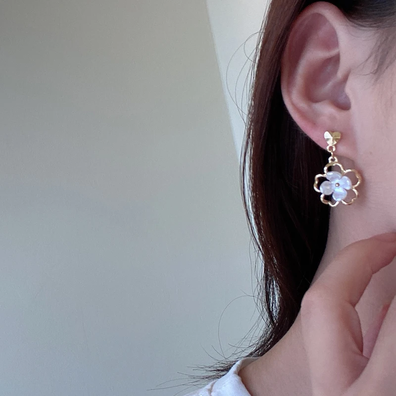 

S925 needle Flower Earrings Pretty Design Sweet Korean Temperament Simulated Pearl Drop Earrings For Women Gifts