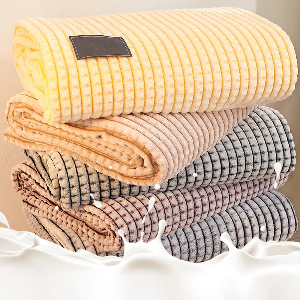 

New Style Machine Washable Super Warm Coral Fleece Thicken Blanket for Bed Sofa Suitable For King Size