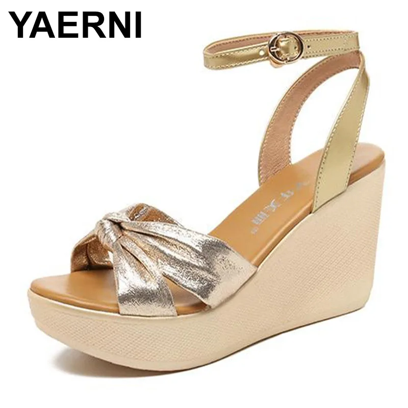 

Красные сандалии YAERNI, летние новые сандалии на платформе и танкетке, женские сандалии на высоком каблуке, золотые сандалии