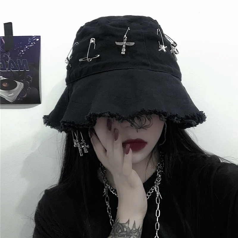 Goth Girl Harajuku Hat Female Ins Trendy High Street Hip Hop Pin Rings Dark Cross Bucket Caps Summer Grunge Brim Hat Women Black