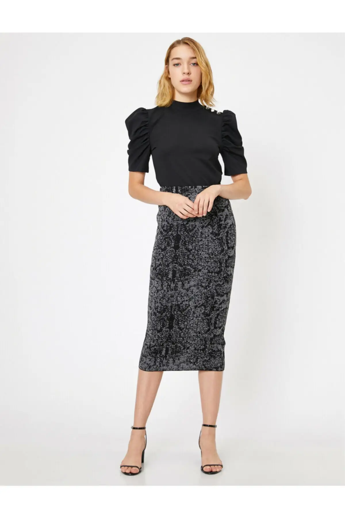 

Женщина с рисунком