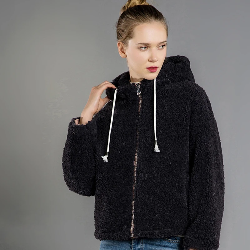 

Winter 2020 New Women's Short Style with a Hat and a Thick Zipper Coat In Pure Color and Loose Style with Pocket Decoration