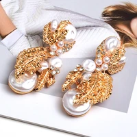 wholesale new hanging pearl flower shaped drop earrings studded with crystals gold pendientes jewelry accessories for women