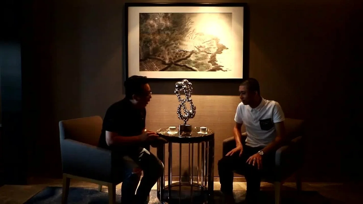 

Metal Stainless steel ball Table Showpieces Office Desk Decoration