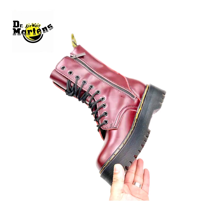 Женские ботинки Dr.Martens с молнией сбоку до середины икры на толстом каблуке