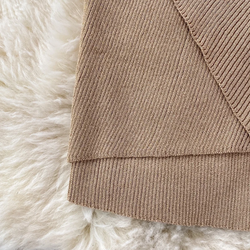 

Sexy Knitted Spaghetti Strap Bodycon Dress Black/Khaki V-Neck Sleeveless High Waist Chain Strap Vestidos Summer Female Robe 2021