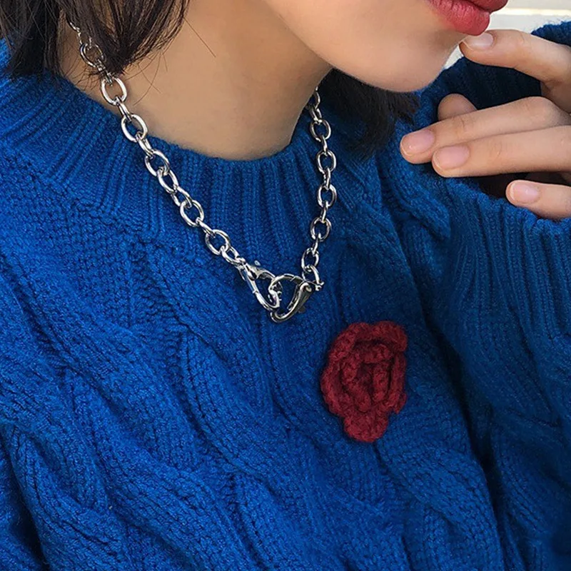 Ожерелье женское массивное винтажное с сердцем Модный богемный чокер кнопками