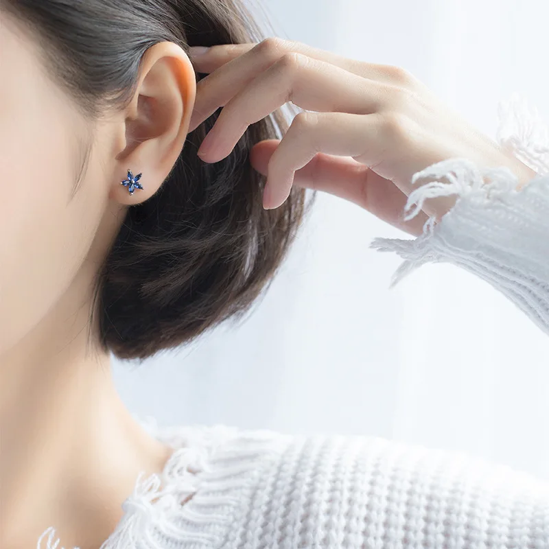 Женские серьги-гвоздики Trusta из серебра 100% пробы с голубыми цветами и фианитами