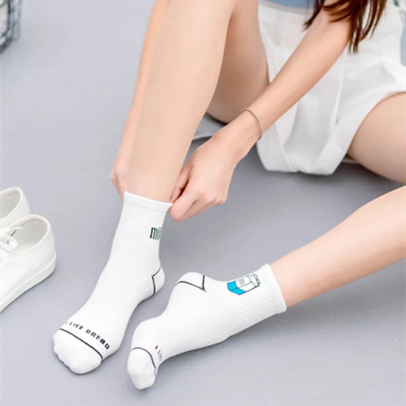 Весенне-осенний сезон студенческие женские средние Носки-трубы банан молоко