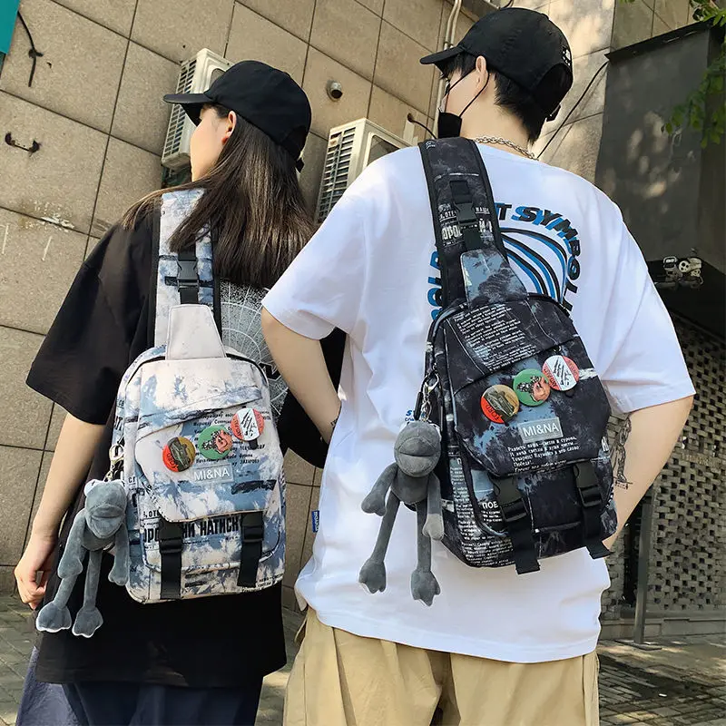 

Трендовая брендовая сумка через плечо, модная трендовая вместительная Мужская нагрудная сумка, повседневный студенческий маленький рюкзак на плечо в японском стиле, 2022