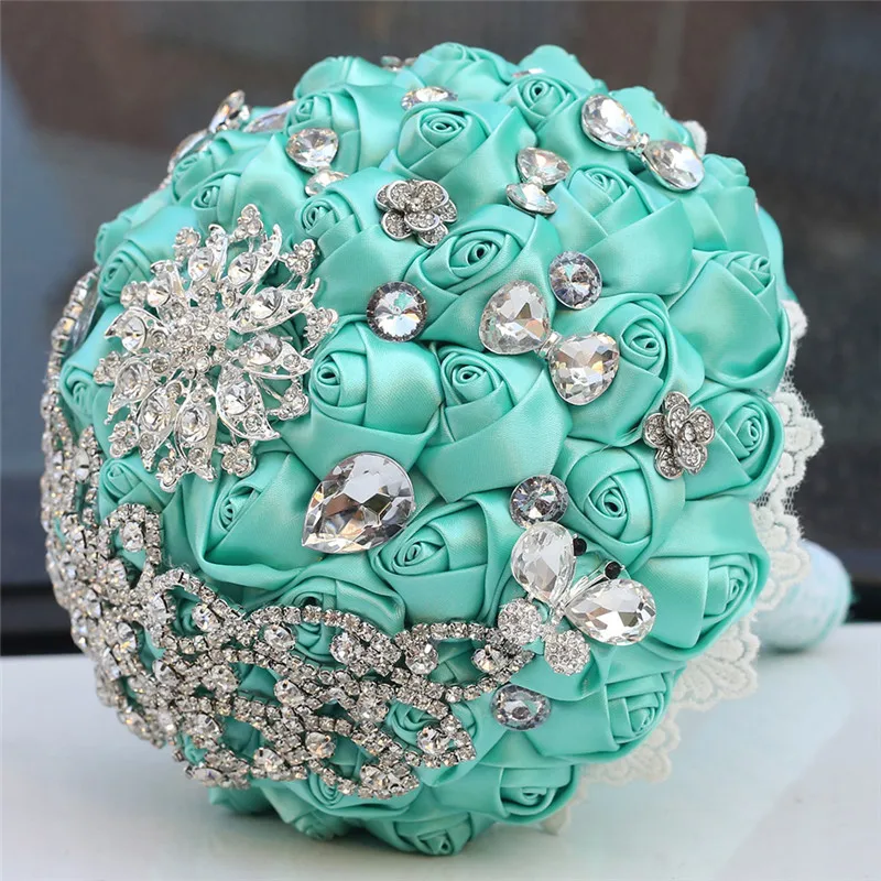 Свадебные букеты с мятно-зеленой розой серебряные бриллиантовые кисточки