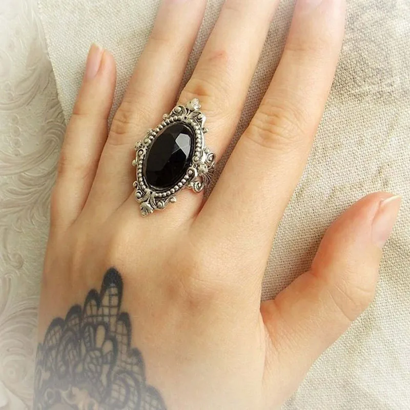 Кольцо в стиле панк с большим овальным черным кристаллом ювелирные изделия