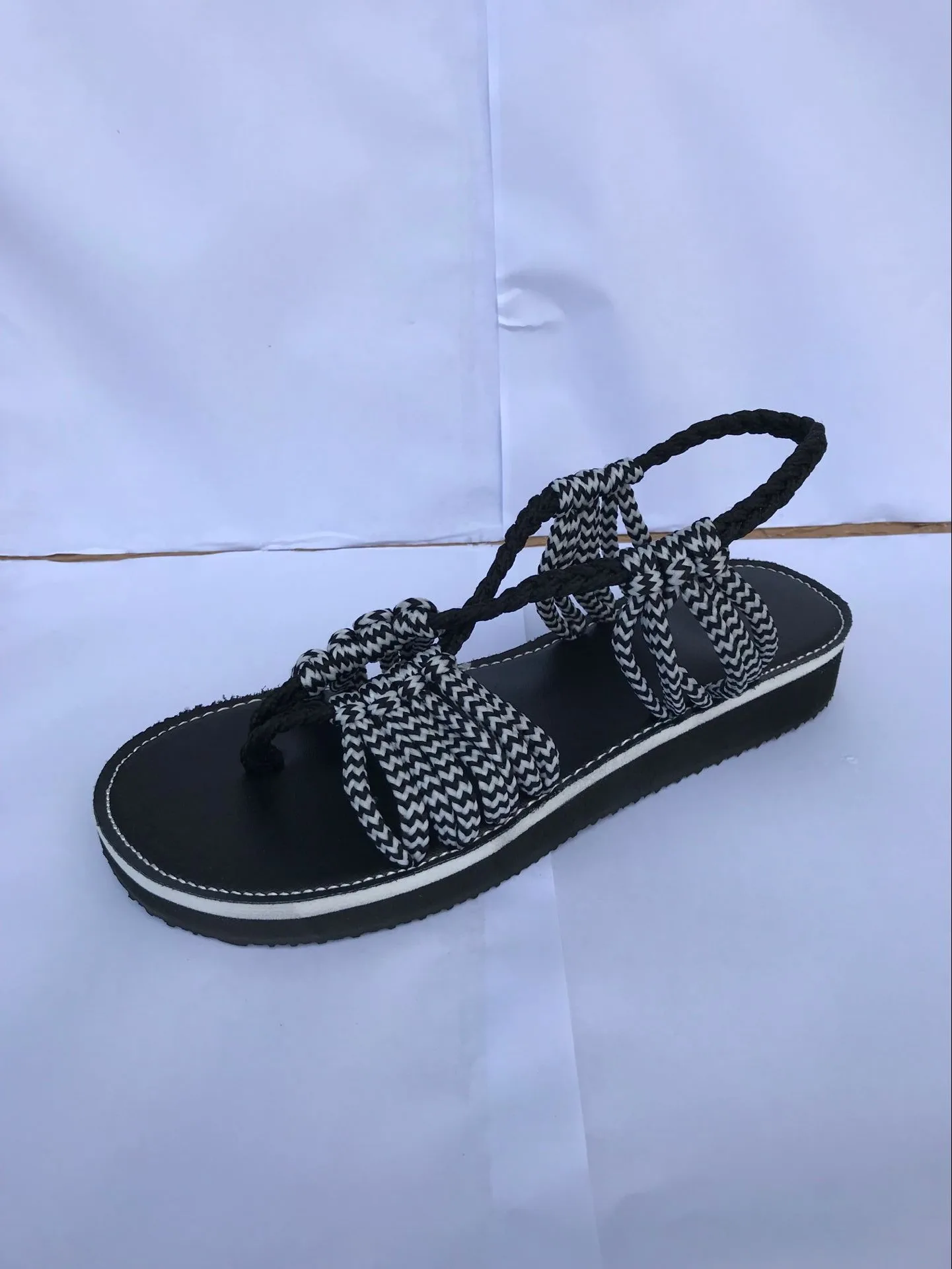 

European and American Hot Plus Size Summer Beach Knot Open Toe Flat Sandals Women 's Shoes