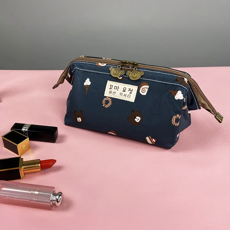 

Waterproof portable small makeup bag carry-on lipstick bag bag girl large capacity