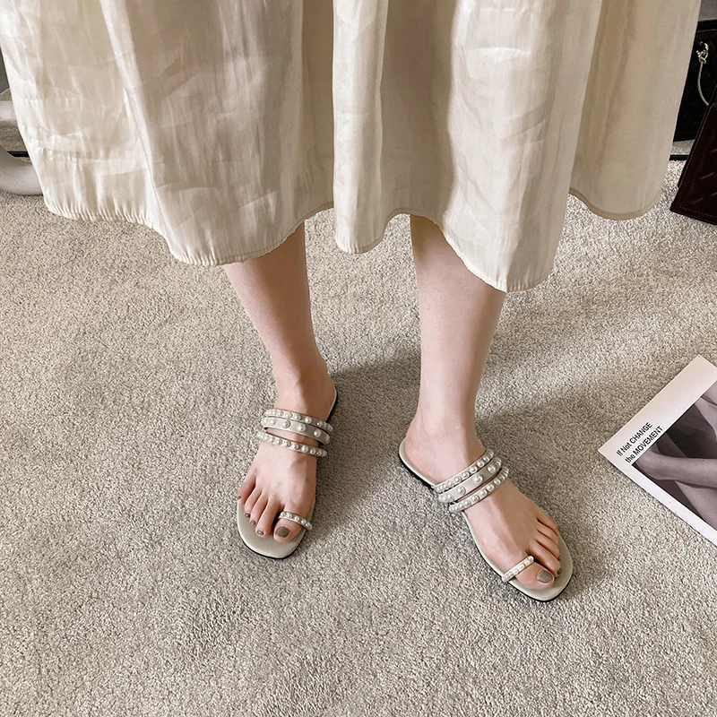 

Female Shoes Ladies' Slippers Luxury Slides String Bead Rubber Flip Flops 2021 Flat Designer Hawaiian PU Rome Basic Fashion