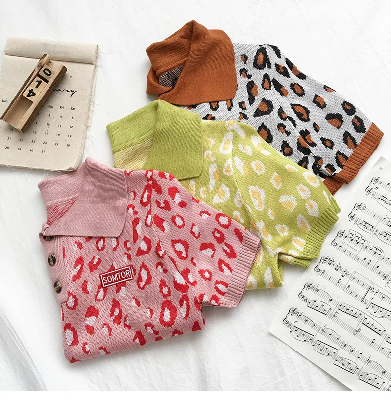 Женская трикотажная футболка с леопардовым принтом тонкий свитер коротким