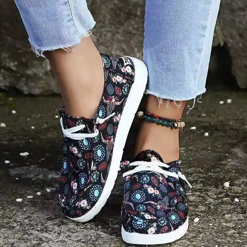 

Four Seasons Lightweight Canvas Shoes Female European and American Students Trendy Single Shoes Large Size Flat Casual Shoes