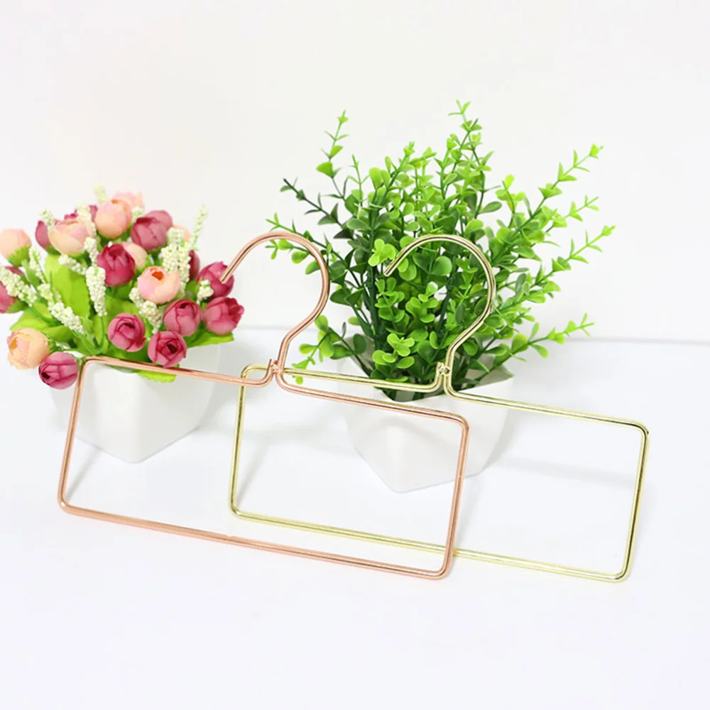 

5pcs Iron Square Clothes Hangers Creative Metal Clothes Hangers Household Cloth Hanger (Golden)