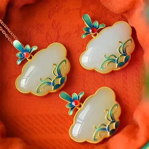 

Orchid and Grass Super Fairy Retro Enamel Hetian Jade Xiangyun Longevity Lock Pendant Sterling Silver Necklace Female Ethnic Sty