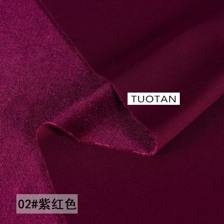 Фиолетово-красная ткань с эластичным золотым бархатным покрытием на всех