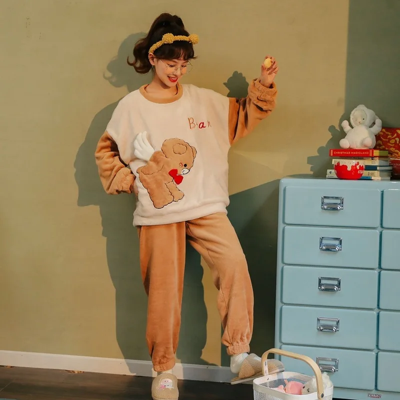 

Новинка 2022, осенне-зимние теплые фланелевые женские пижамные комплекты, плотная бархатная одежда для сна с длинным рукавом и мультяшным рис...