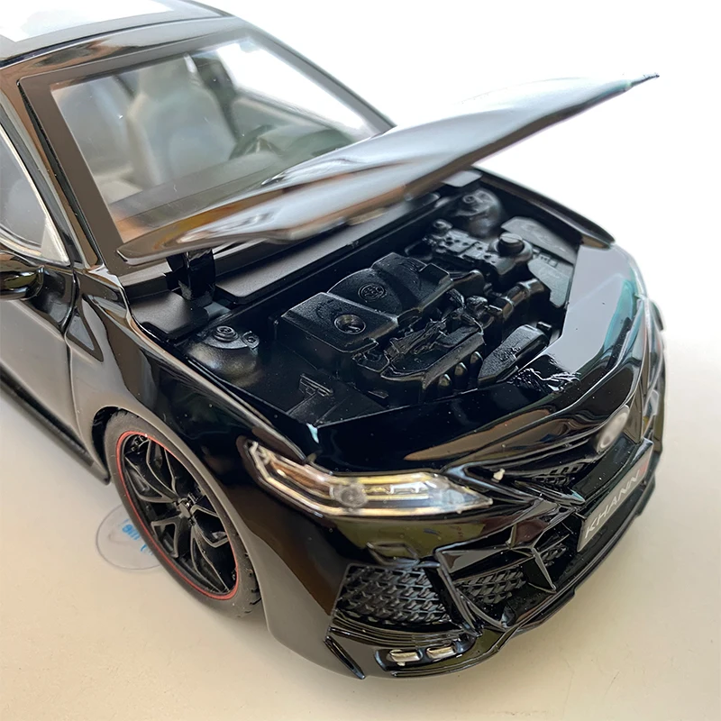 

Simulation 1:24 Alloy Camry Toyot Model Car Toy Die cast Metal Vehicle With Pull Back Sound Light Toy Car For Collection Gift