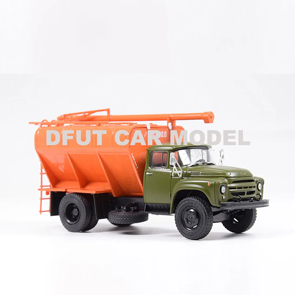 Модель автомобиля игрушечного из сплава в масштабе 1:43 модель Советского Союза Φ