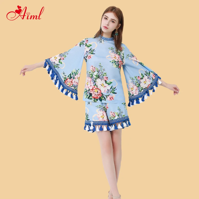 

2020 Female Designer set of Crew neck Fashion Bat sleeve tassel + Shorts printing Lady Holiday Leisure 2 Piece Sets New Suit