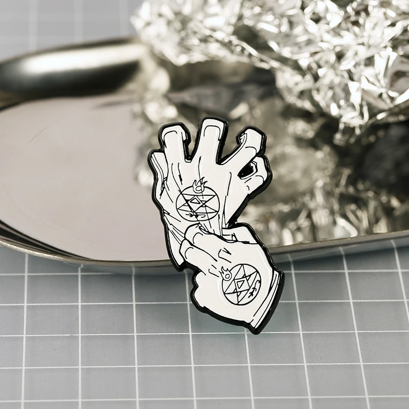 Цельнометаллическая брошь в виде алхимика популярная японская аниме Рой Мустанг