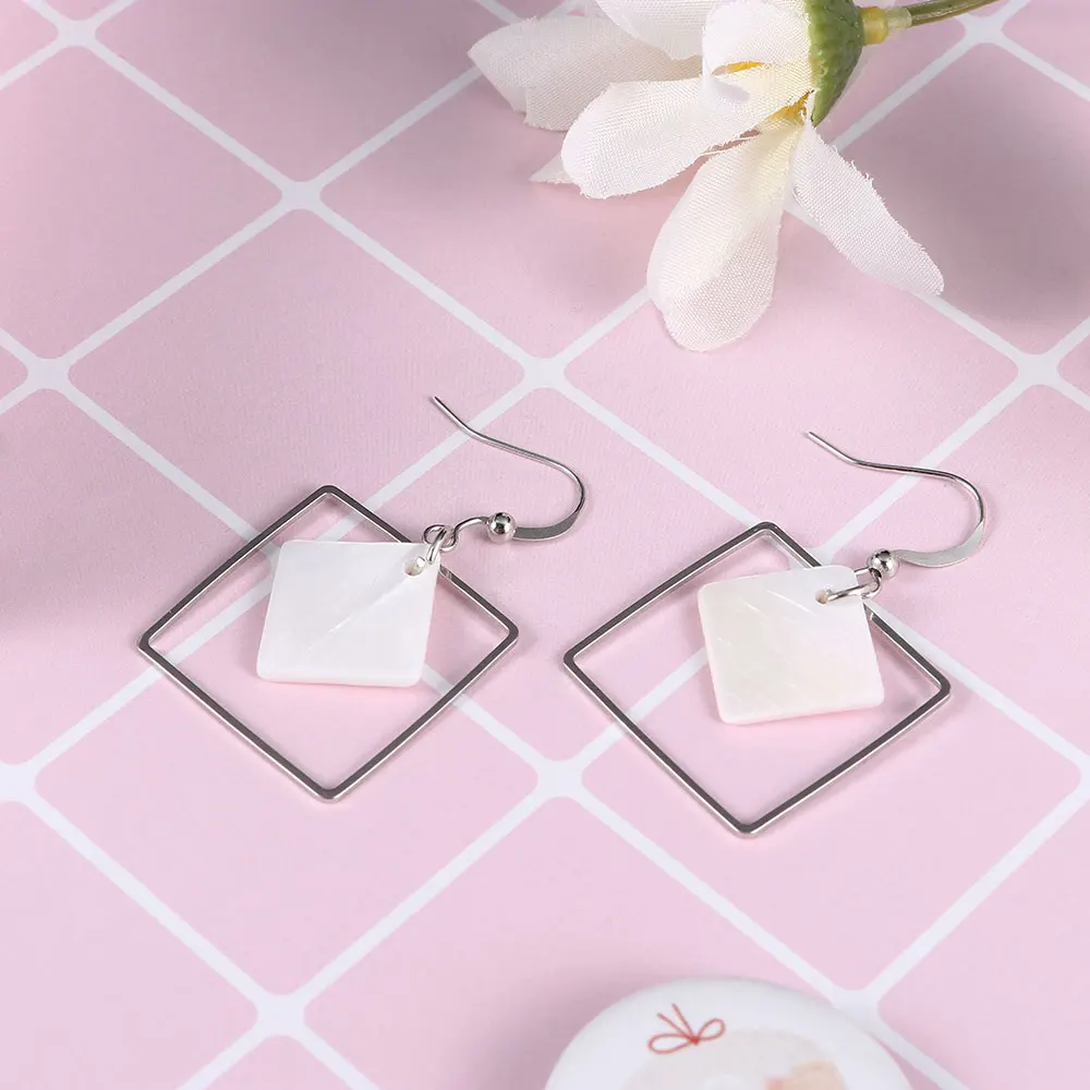 Минималистичные простые крутые стильные посеребренные висячие серьги с