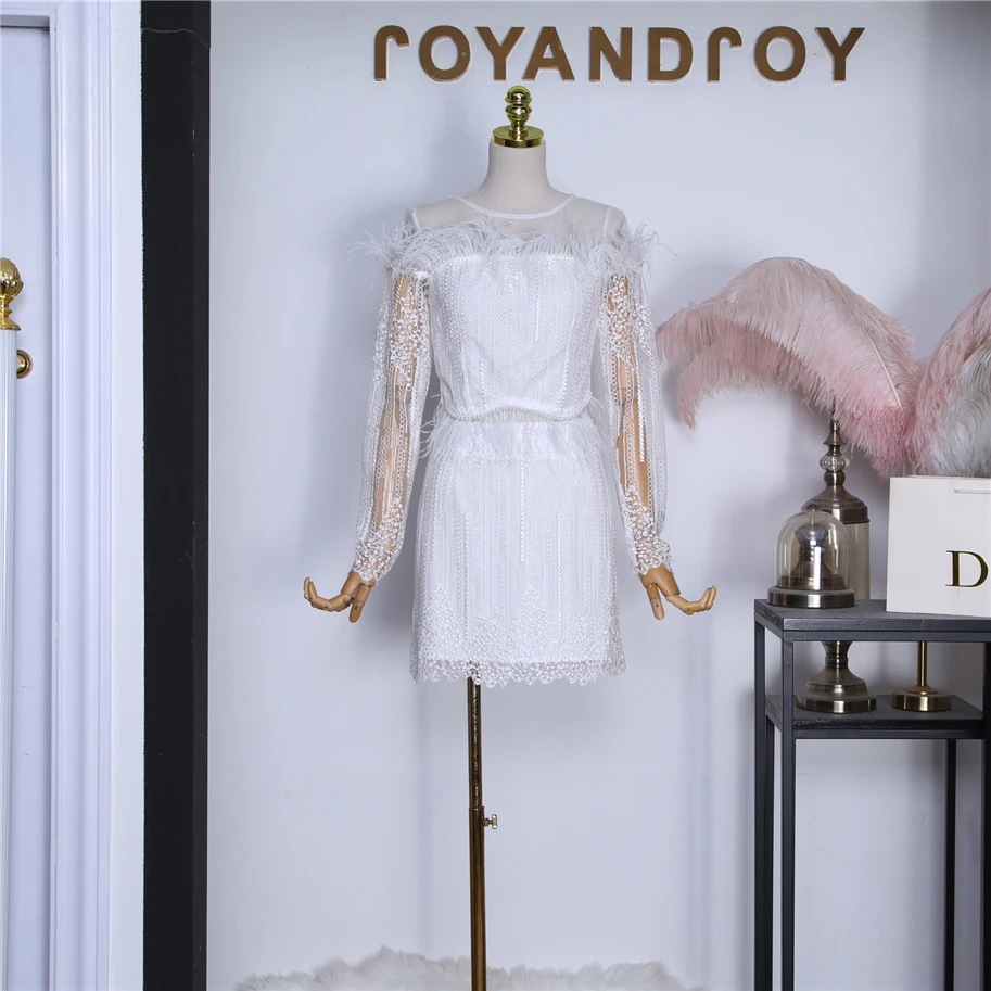 Женский костюм из двух предметов зимний предметов: пальто с круглым вырезом и