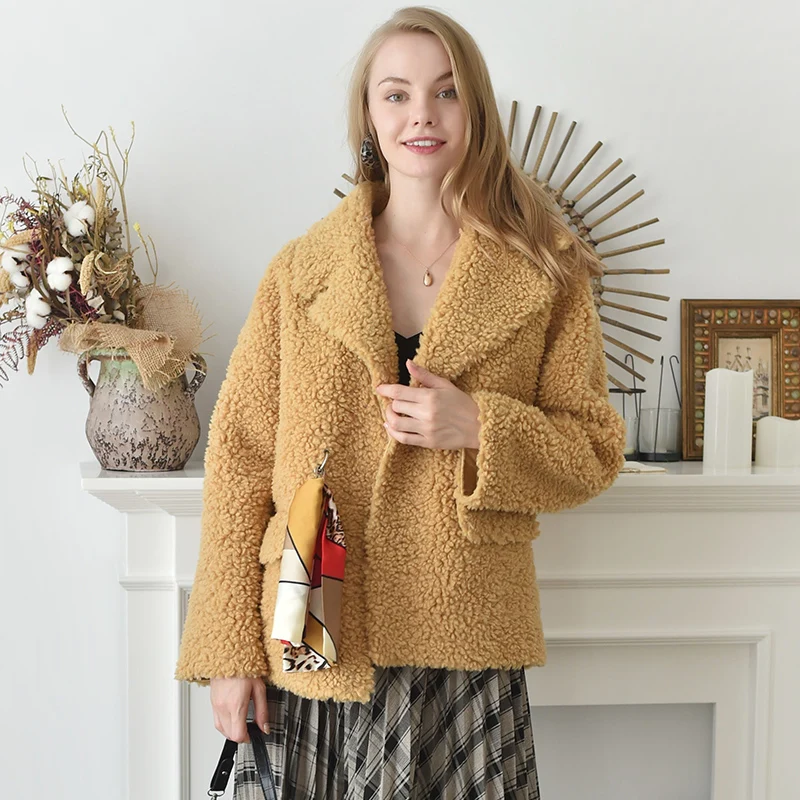 Женское пальто из натурального меха короткая зимняя куртка с овчиной женская