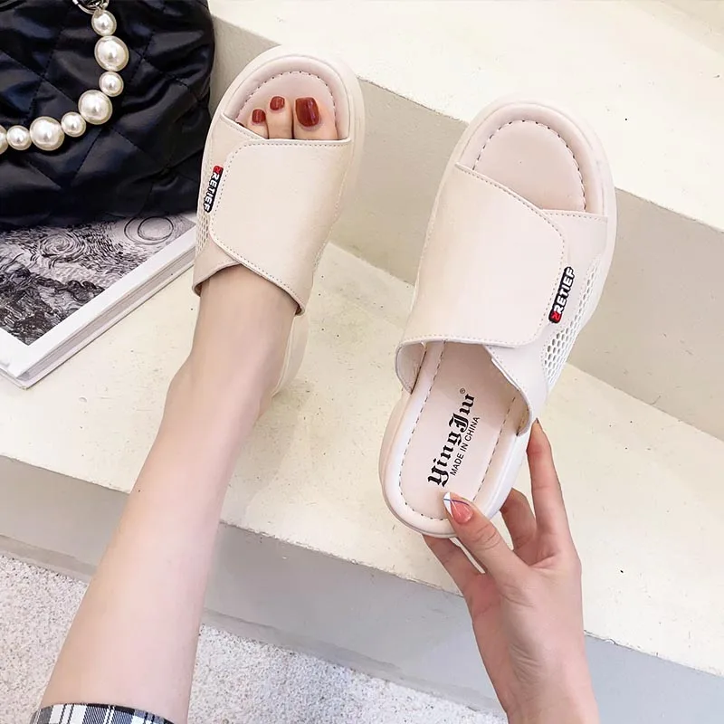 

Shoes Woman 2021 Female Slippers Med Luxury Slides Platform New Soft Beach Designer Summer Flat Basic Casual Rubber PU Leisure