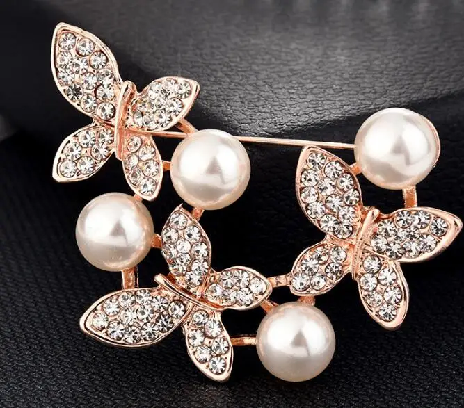 

Fashion new temperament clothing Korean diamond alloy Pearl brooch female Joker pin brooch czy