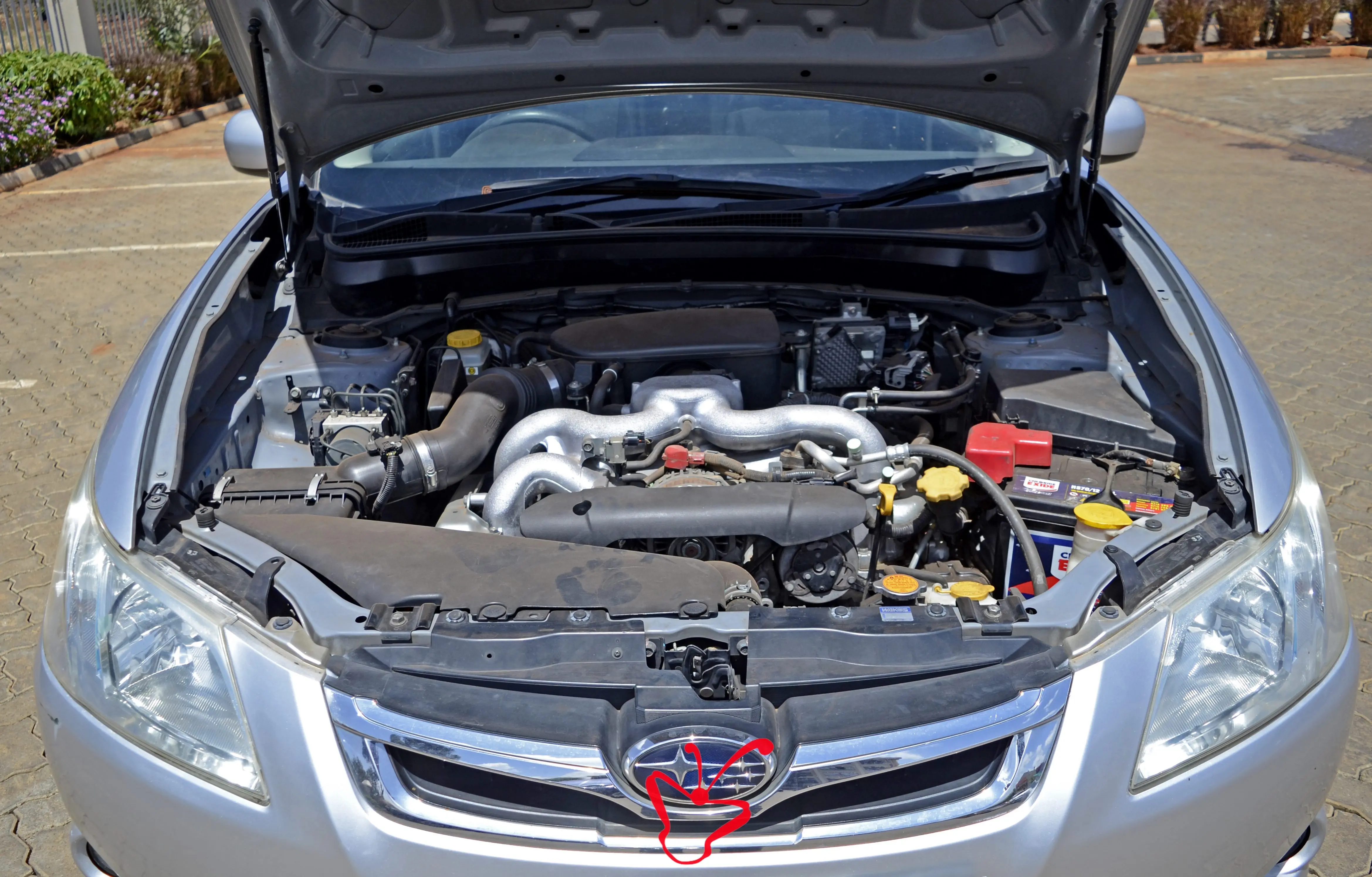 Амортизатор для передней крышки капота Subaru потреa 2008-2018 модификация газовые