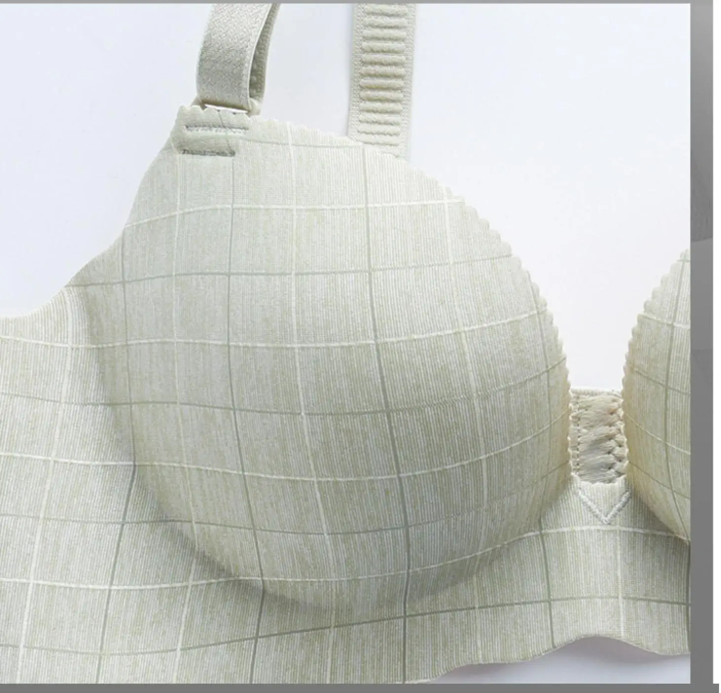 

2019 Wire Free Anti-sagging Push Up Lattice Bra Women Seamless Thin Nylon One-piece Detachable Shoulder Strap Female Bra A5305