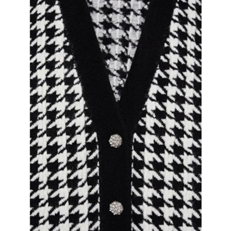 

hirigin Women Spring Autumn Plaid Printed Knitted Vest Sweater Fashion Ladies Casual Streetwear Buttoned V-neck Knitwear