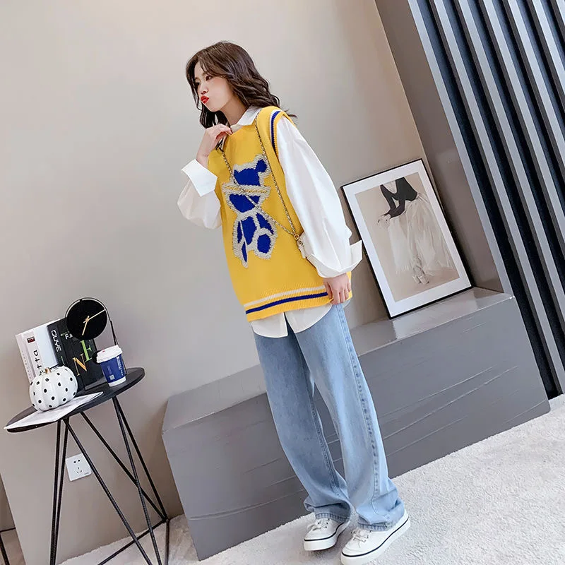 Женский трикотажный жилет без рукавов с V-образным вырезом