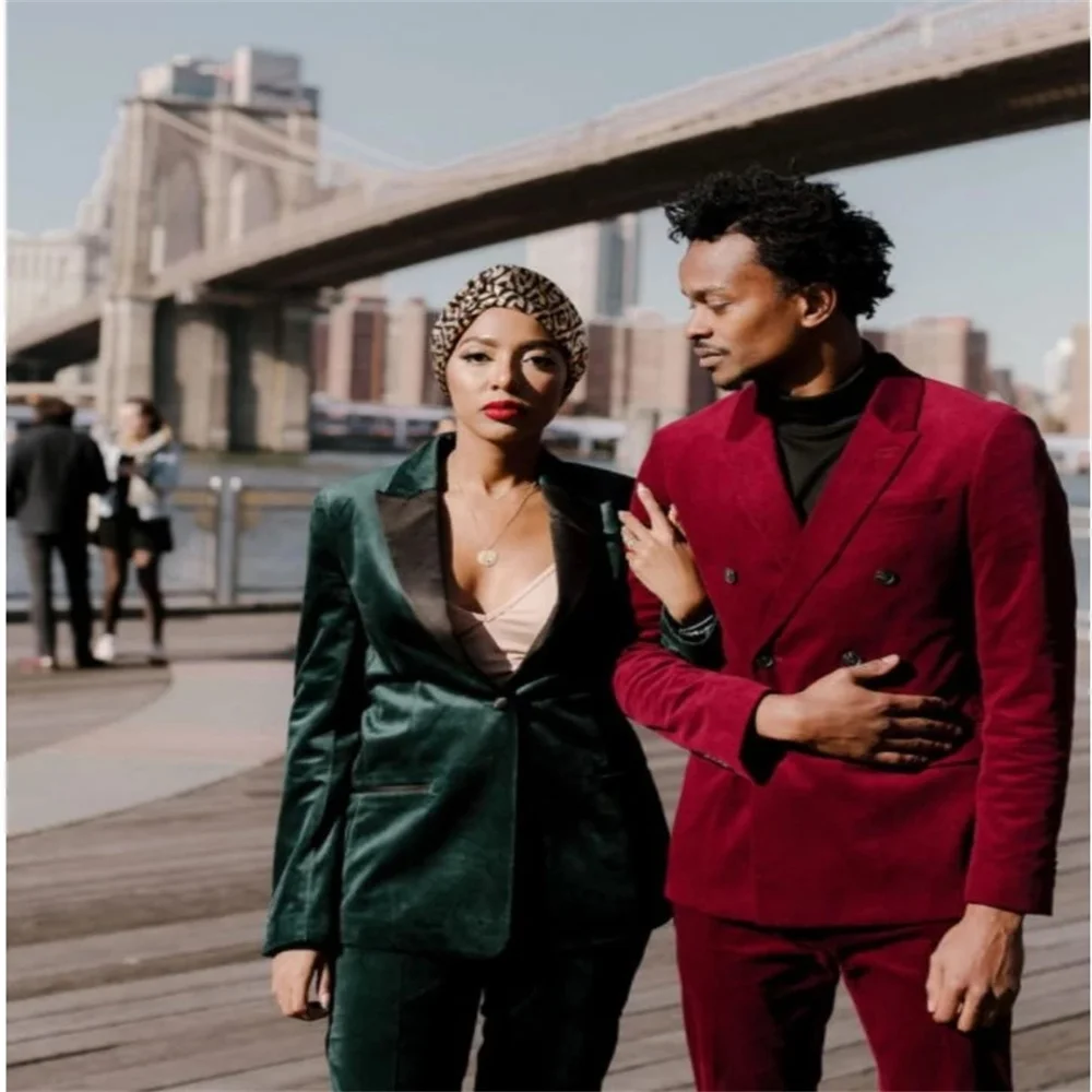 

2021Latest Burgundy Velvet Men's Suit With Pointed Lapel Double-Breasted Prom Slim Tuxedo Fashionable Groom Wedding 2-Piece Suit