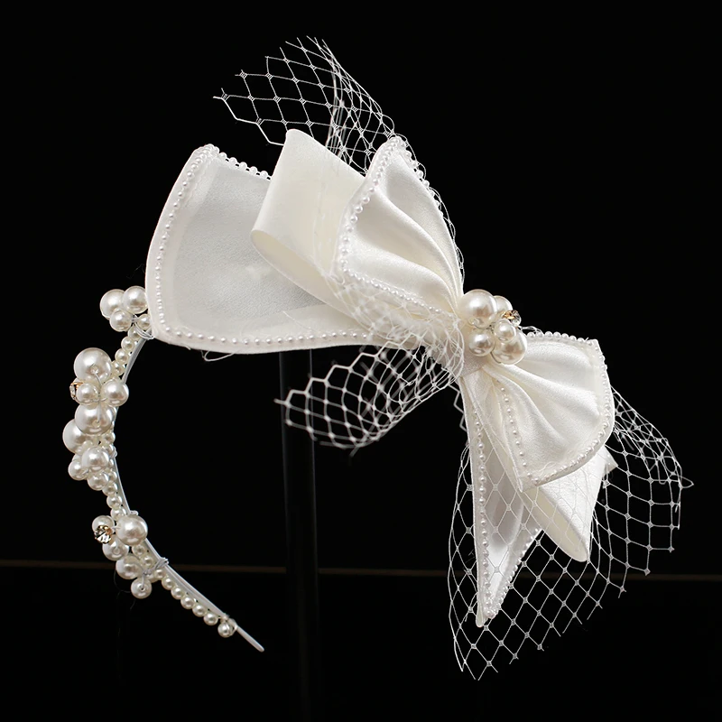 

Новинка изысканный атласный обруч для волос с бантом и вуалью для лица украшение для волос с цветами и жемчугом свадебные аксессуары для во...