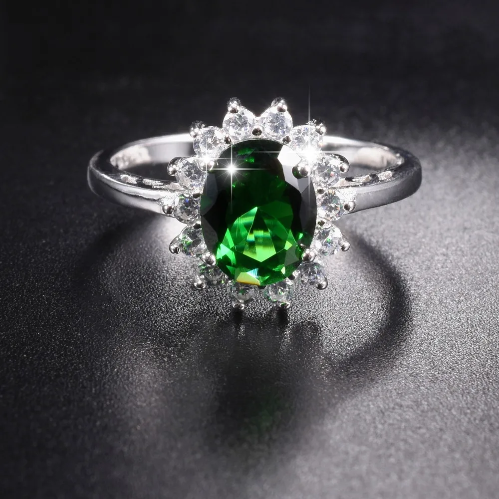 Женское кольцо из серебра 925 пробы обручальное с зеленым драгоценным камнем 3