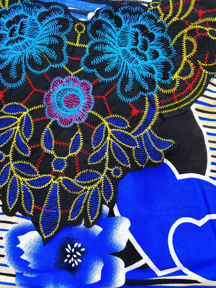 

African Dresses For Women 2019 New Embroidered flowers Round neck Short Sleeve Loose Print with scarf Four-colors