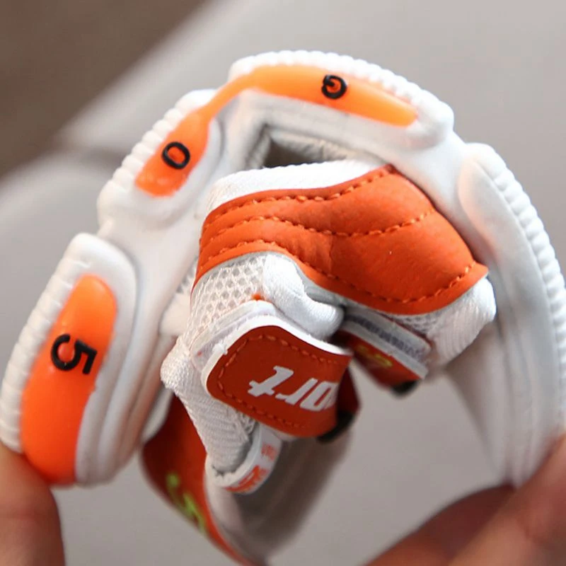 

New summer baby LED sandals for girls boys soft bottom pu children shoes fashion little kids beach sandals toddler shoes