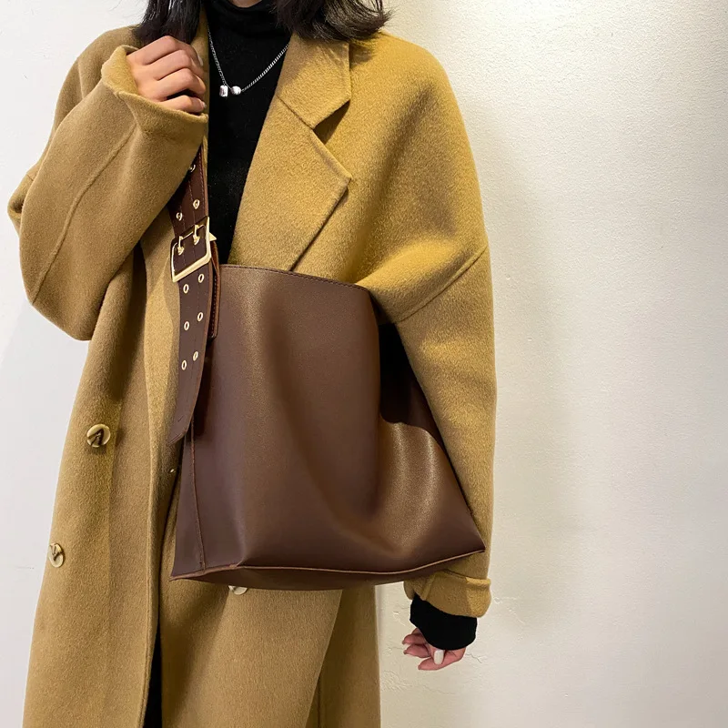 

Textured retro bag women's autumn and winter new wave fashion all-match messenger bag large capacity bucket bag