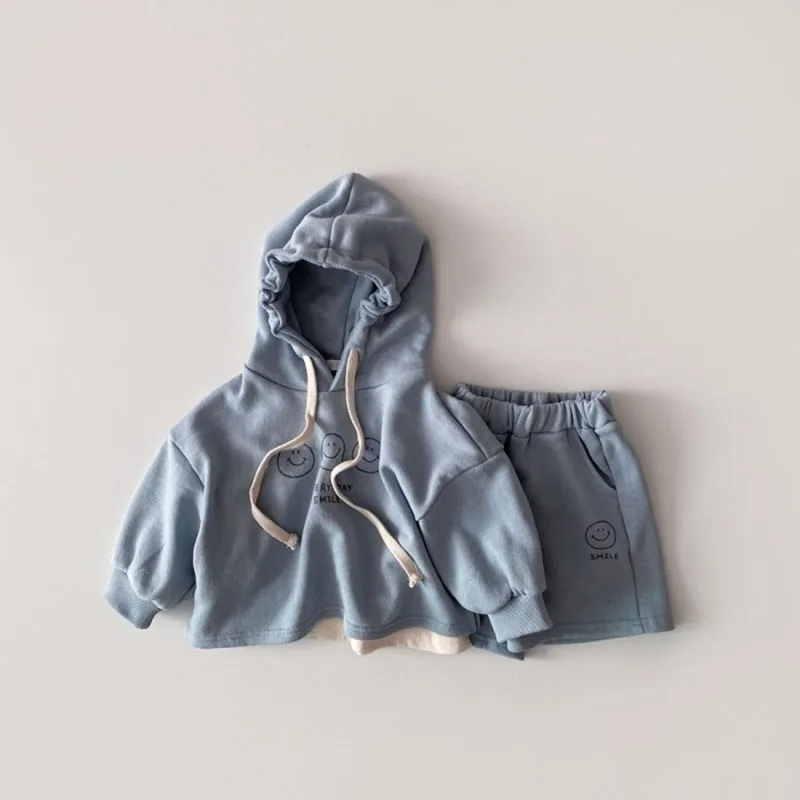 

MILANCEL 2022 Весенняя детская одежда с принтом улыбки наборы для новорожденных Толстовка с капюшоном и однотонные шорты 2 шт. модный костюм для м...